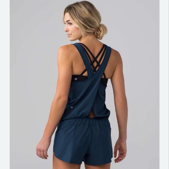 Lululemon athletica - Picture 1 of 7